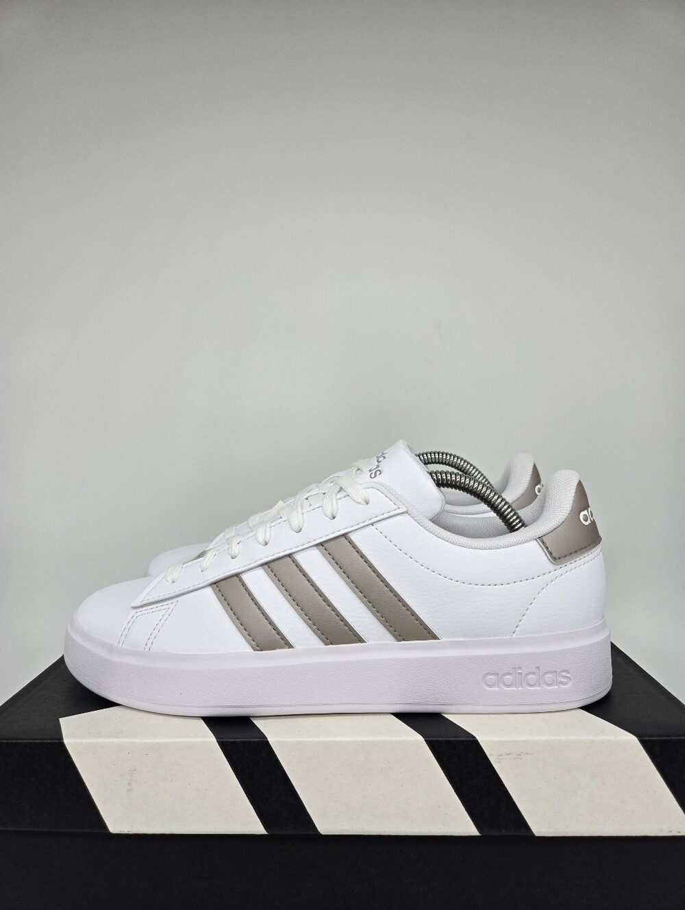 adidas Women's Grand Court GW9215 White Platinum Metallic Tennis Shoes Size 8